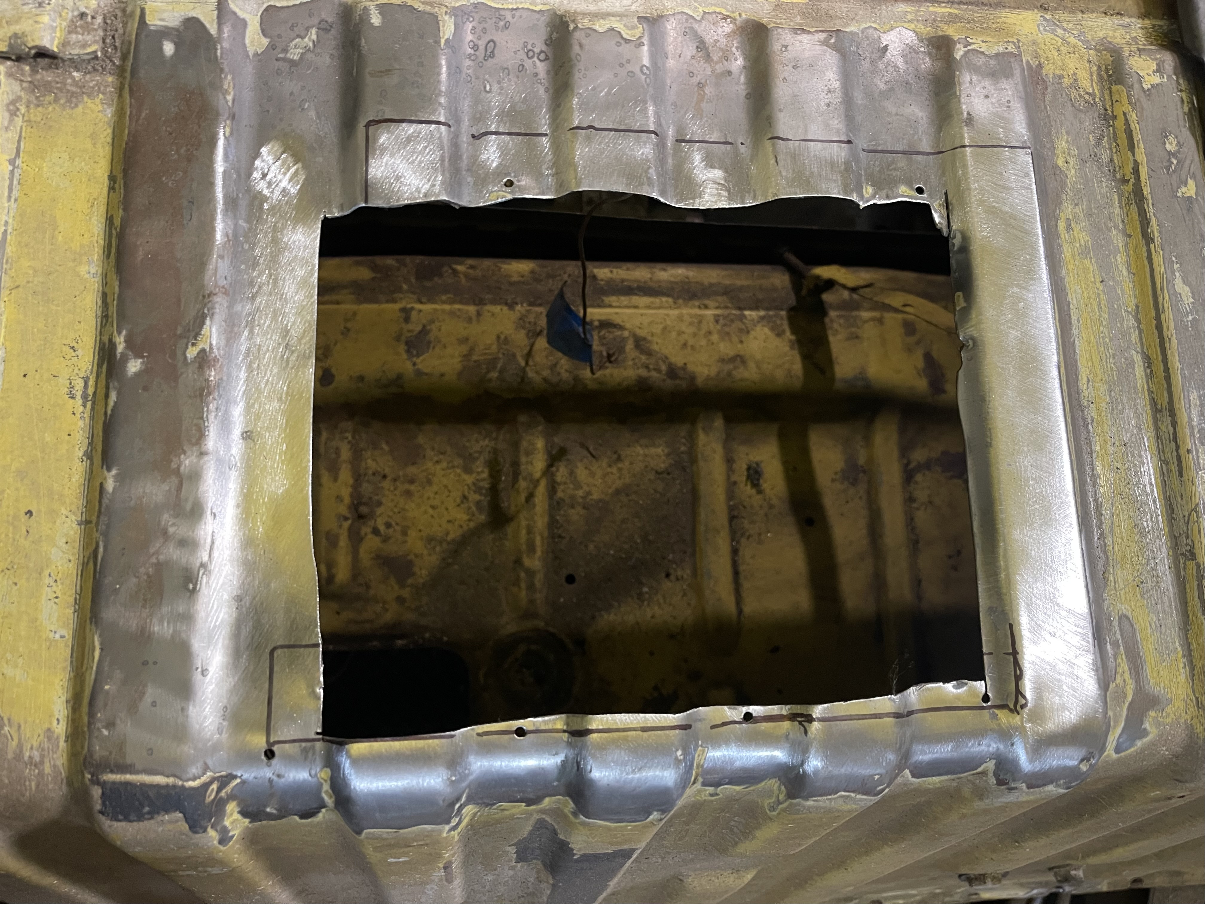 Repairing the Fuel sender access hatch